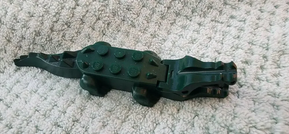 Genuine LEGO Dark Green Crocodile Alligator Animal Figure Hinged Jaw
